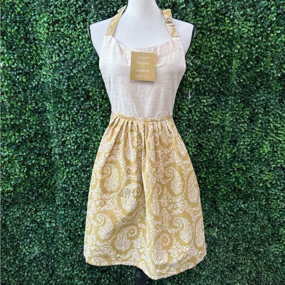 Envogue Home Metallic Printed Gold Paisley Apron With Pockets